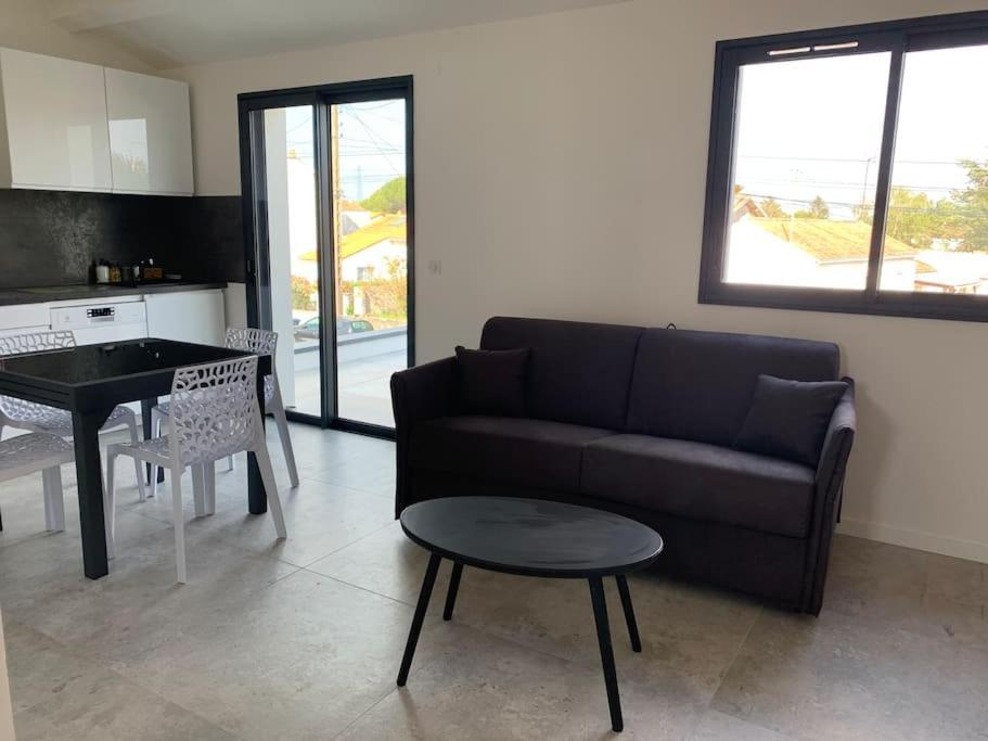 Maison Terrasse Proche Centre Ville Et Ile De Re La Rochelle  Exterior foto